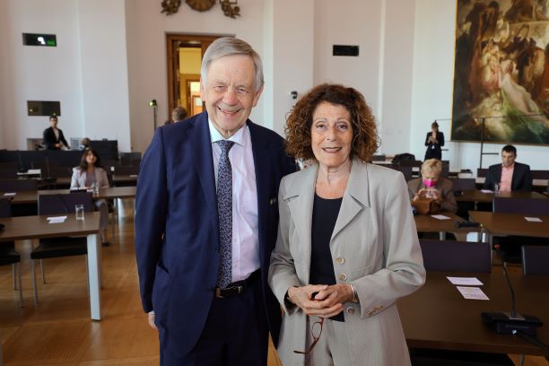 Karl Freller und Rachel Salamander © Bildarchiv des Bayerischen Landtags, Foto Stefan Obermeier