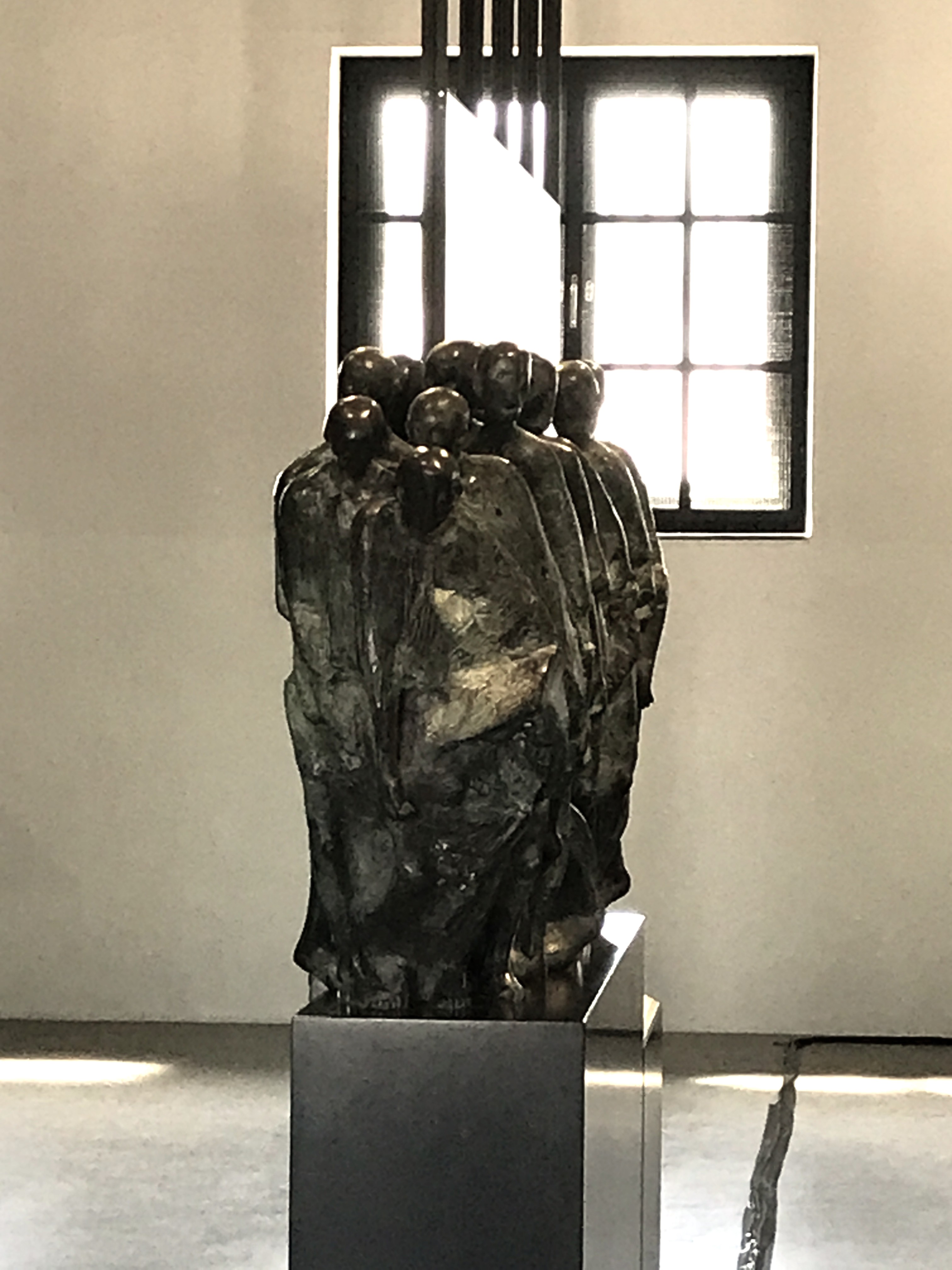 Das Todesmarschmahnmal in der Ausstellung der KZ-Gedenkstätte Dachau Foto Stiftung Bayerische Gedenkstätten