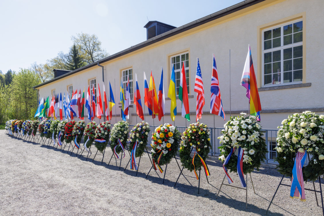 Wreaths in memory of the victims of Flossenbürg concentration camp. Copyright: Flossenbürg Concentration Camp Memorial/Thomas Dashuber.