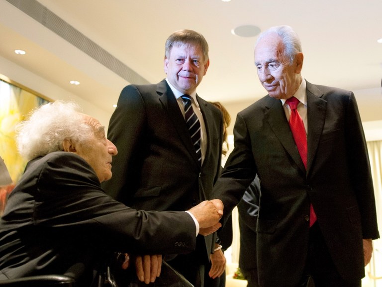 2013 Peres,Mannheimer in Jerusalem.jpg