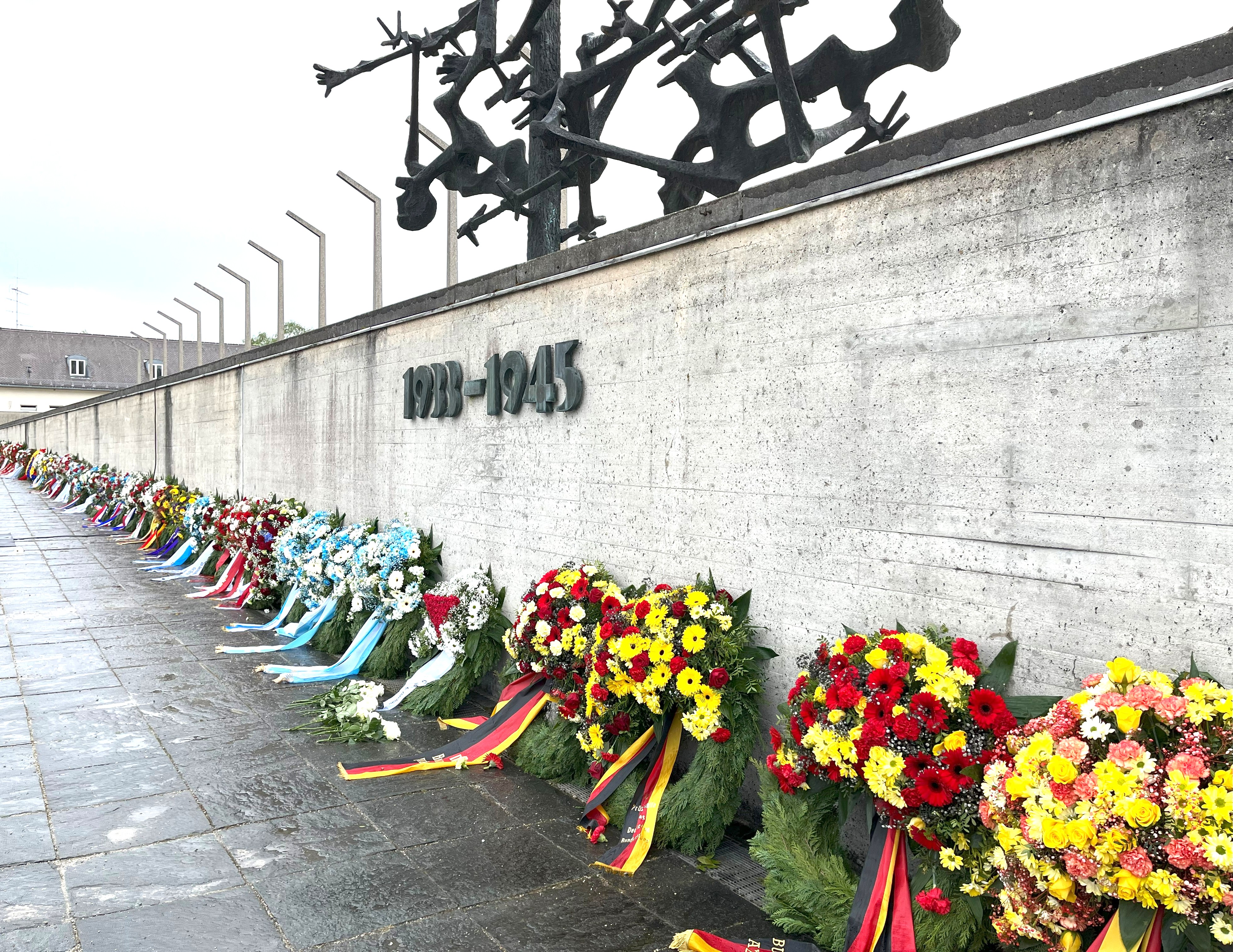 Gedenkfeierlichkeit zum 80. Jahrestag der Befreiung des KZ Dachau ...