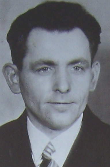 Foto in einer Personalakte von Georg Elser der Staatspolizeileitstelle Düsseldorf (Landesarchiv Nordrhein-Westfalen Abteilung Rheinland, RW 58 Nr. 65209)