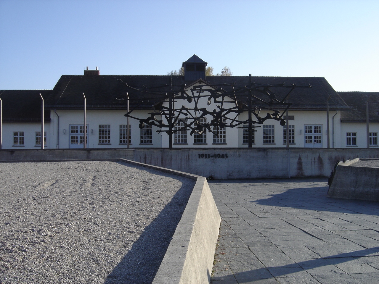 Mahnmal KZ-Gedenkstätte Dachau; Foto: KZ-Gedenkstätte Dachau
