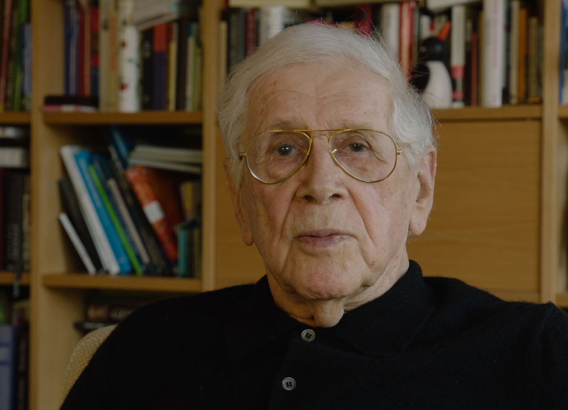 Peter Gardosch im Gespräch 2021, Screenshot aus der Videoaufzeichnung eines Gesprächs mit der Leitung der KZ-Gedenkstätte Dachau, Foto: KZ-Gedenkstätte Dachau
