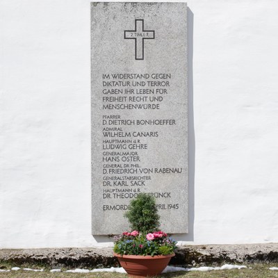 Erinnerung an einen Aufrechten. Zum Geburtstag von Widerstandkämpfer und Theologen Dietrich Bonhoeffer erinnert Stiftungsdirektor Freller und mahnt Zivilcourage an
