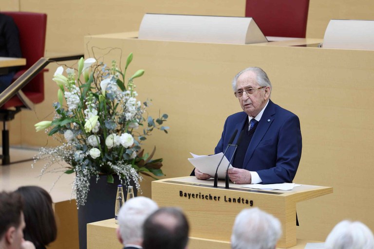 Abba Naor bei seiner Rede im Bayerischen Landtag