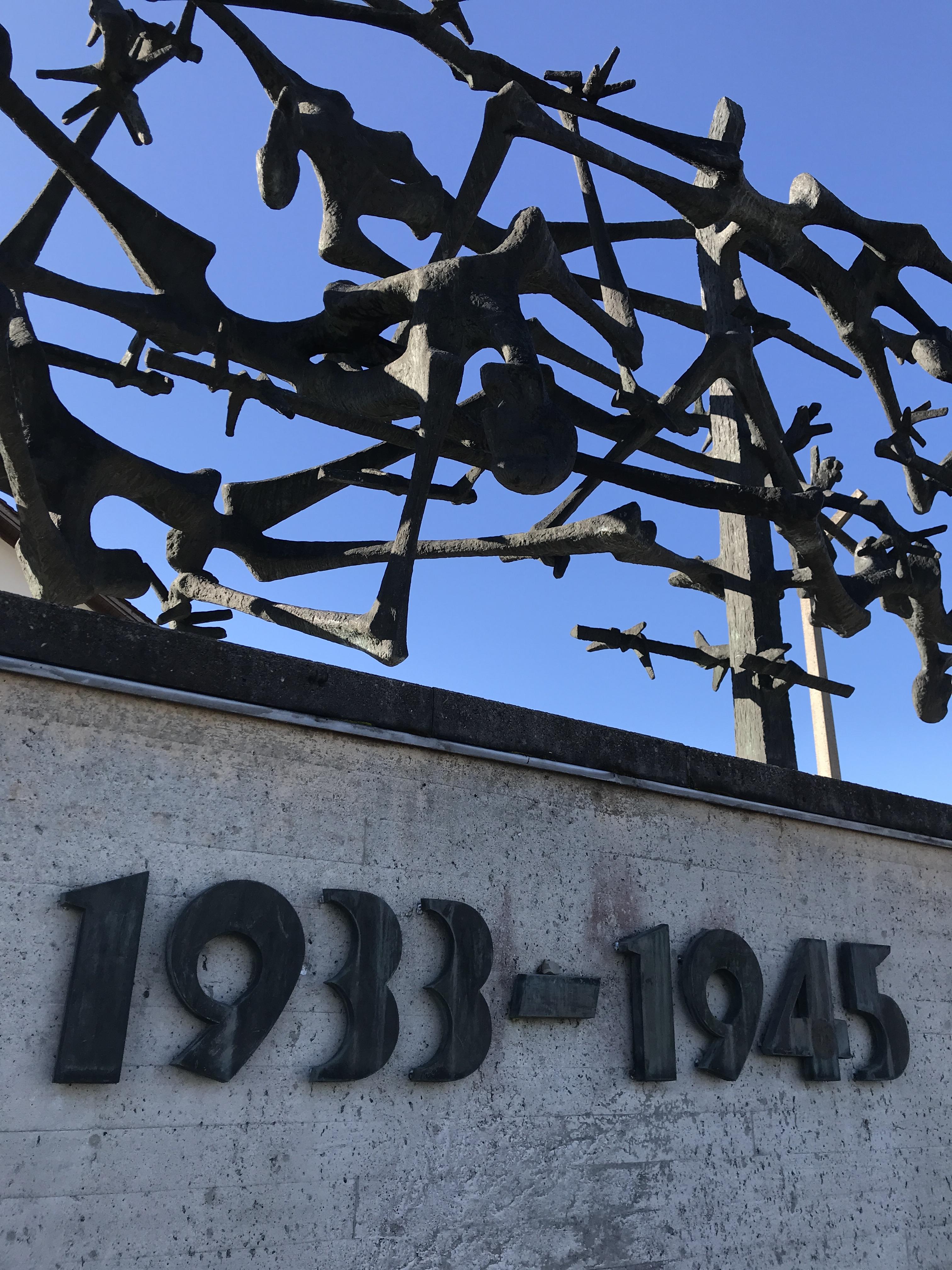 Detail des Internationalen Mahnmals in der KZ-Gedenkstätte Dachau Foto: Stiftung Bayerische Gedenkstätten