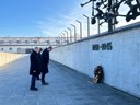 Staatsminister Weimer besucht erstmals KZ-Gedenkstätte Dachau –Stiftungsdirektor Freller dankt für „ein klares Bekenntnis zur historischen Verantwortung und Zeichen der Wertschätzung für die Gedenkstättenarbeit“
