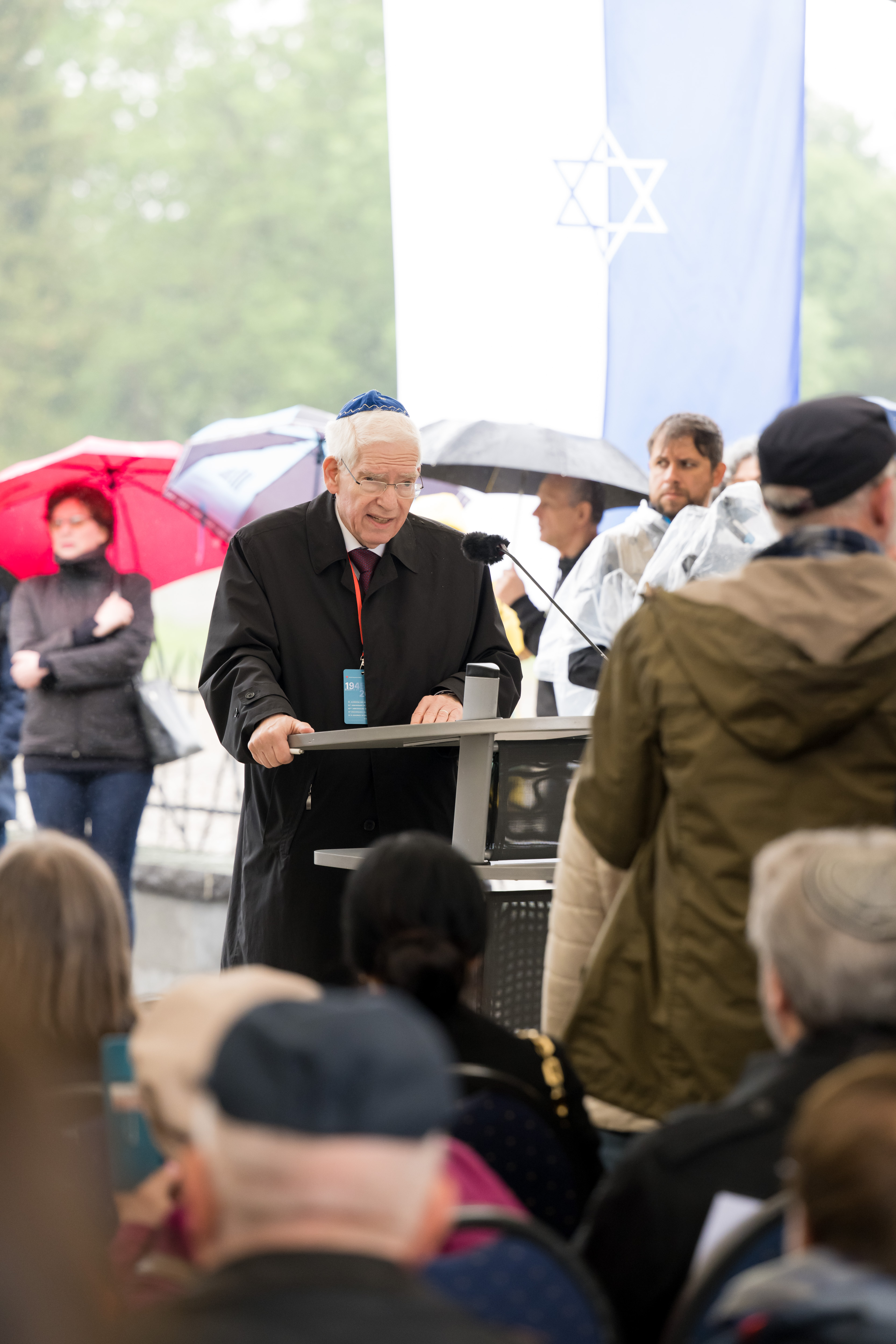 Dr. J. Schuster spricht beim 8o. Jahrestag der Befreiung des KZ Dachau (4.5.2025), Foto: KZ-Gedenkstätte Dachau