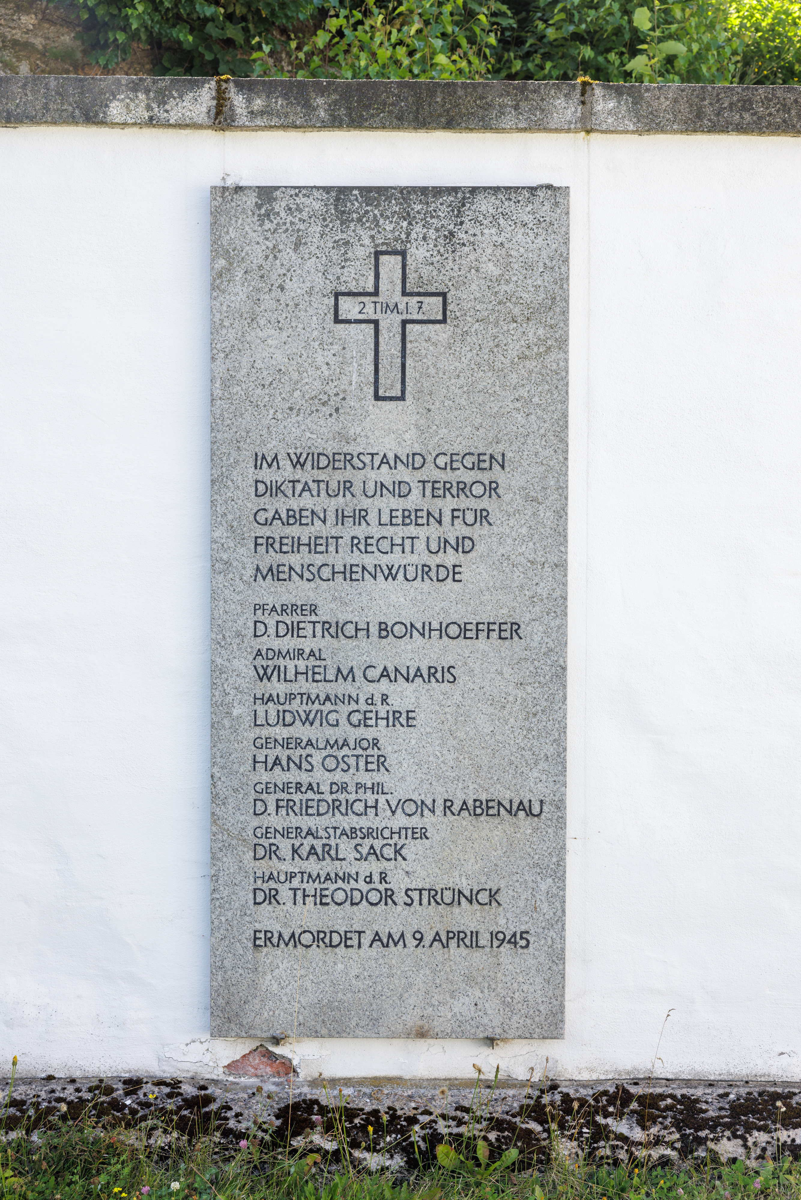 Gedenktafel im Arresthof © KZ-Gedenkstätte Flossenbürg / Thomas Dashuber