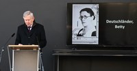 Zum Gedenktag für die Opfer des Nationalsozialismus - Stiftungsdirektor Karl Freller liest wider das Vergessen