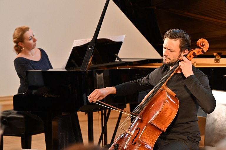 Musikalische Einführung zum Film spielten Elena Rachelis (Piano) und Emanuel Graf (Cello) Foto: Bildarchiv Bayerischer Landtag / Rolf Poss
