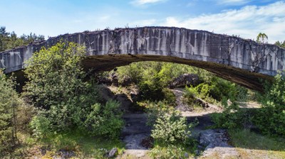 Gedenkort Mühldorfer Hart: Monitoring und statische Untersuchung des Bunkerbogens gestartet