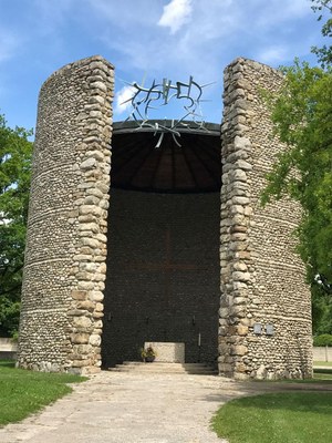 Kreuzweg zum Schicksal französischer Häftlinge in der KZ-Gedenkstätte Dachau
