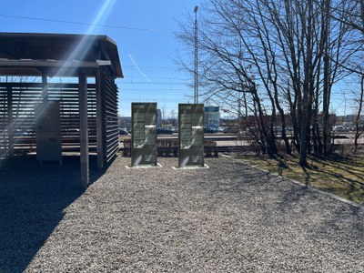 Montage Bahnhof.jpg