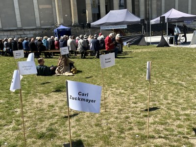 München liest aus verbrannten Büchern - Stiftung Bayerische Gedenkstätten dabei!
