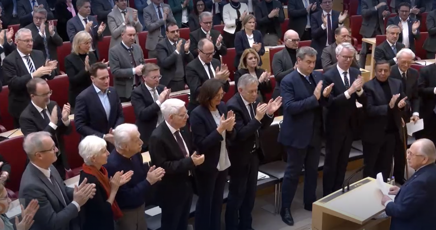 Standing ovation.png